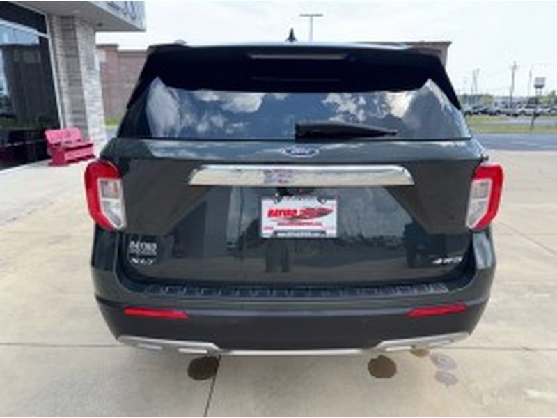Used 2022 Ford Explorer XLT w/ Equipment Group 202A AWD/4WD image 8