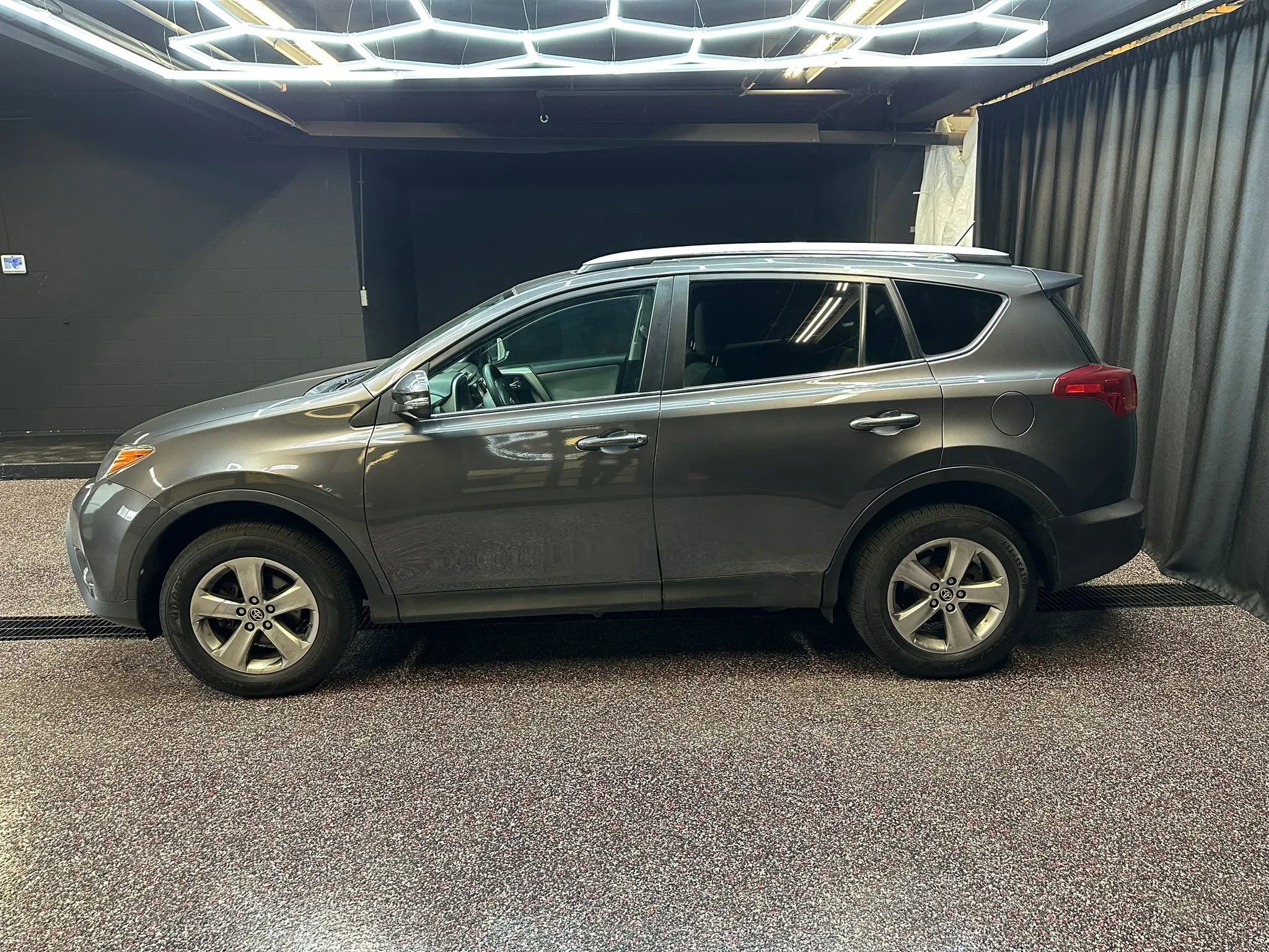 Used 2015 Toyota RAV4 XLE image 3