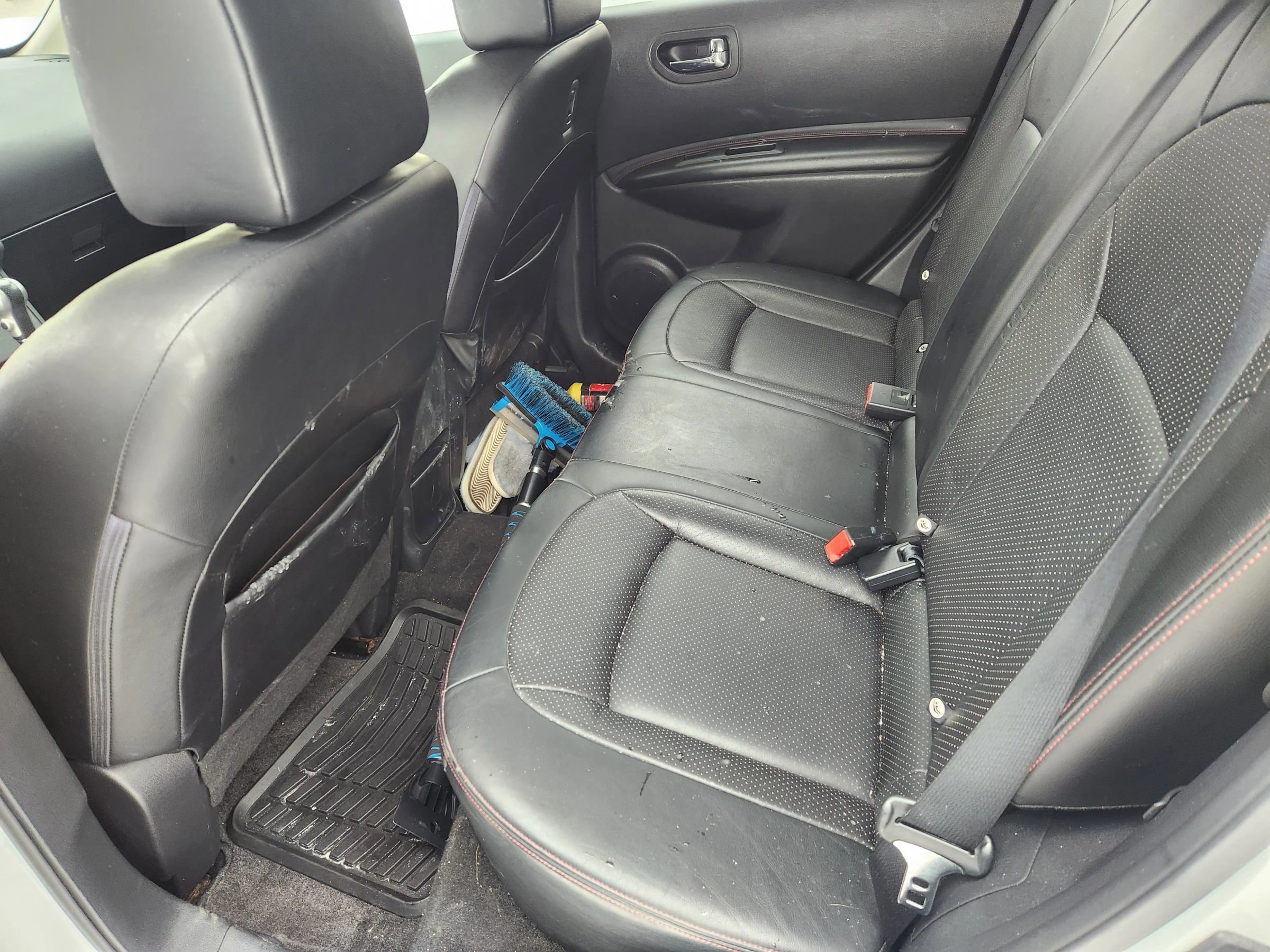 Used 2012 Nissan Rogue SL image 18