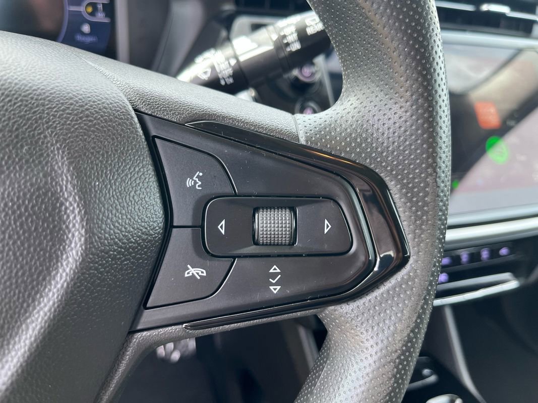 Used 2023 Chevrolet Bolt EUV LT image 35