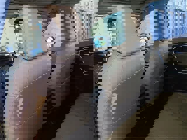 Used 2021 Toyota RAV4 XLE Premium image 18