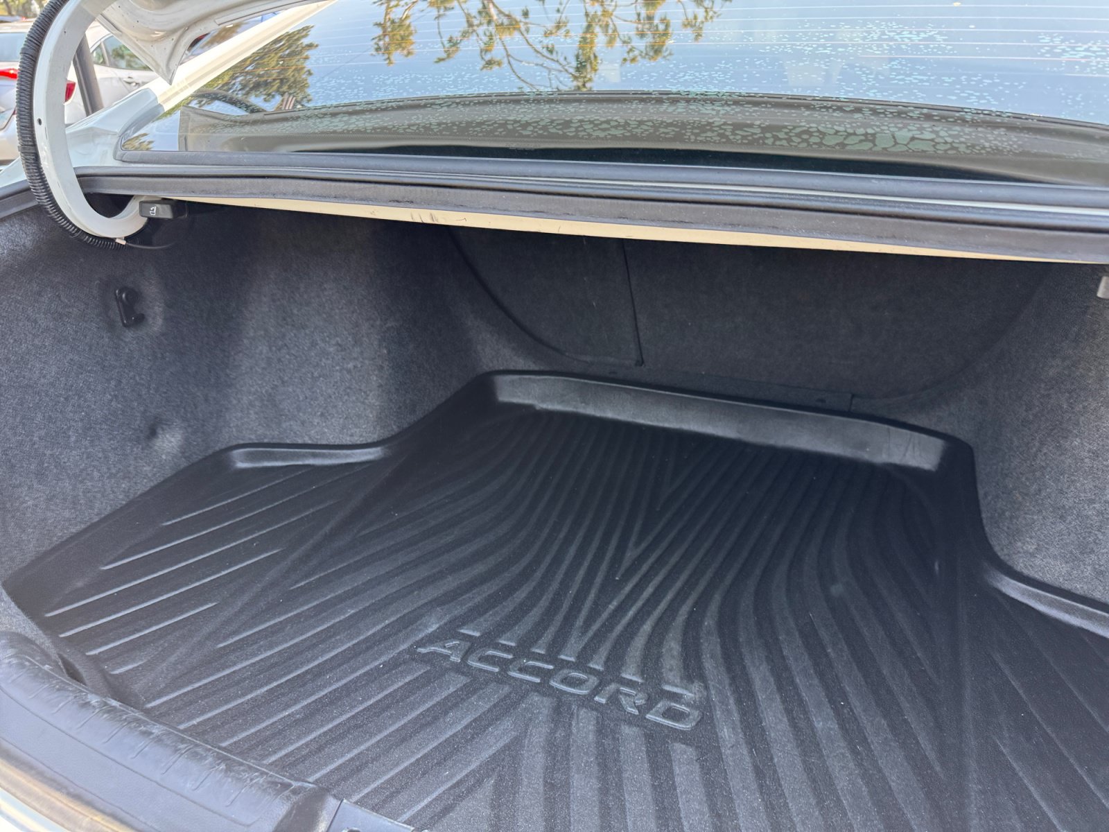 Used 2018 Honda Accord Sport image 16