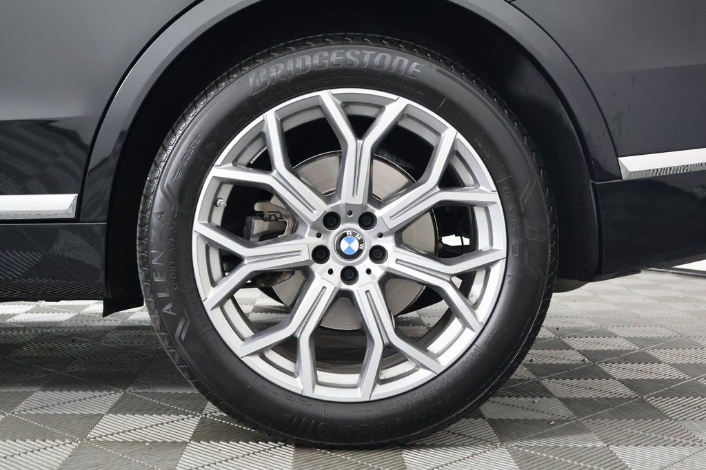 Used 2026 BMW X7 xDrive40i w/ Premium Package image 17