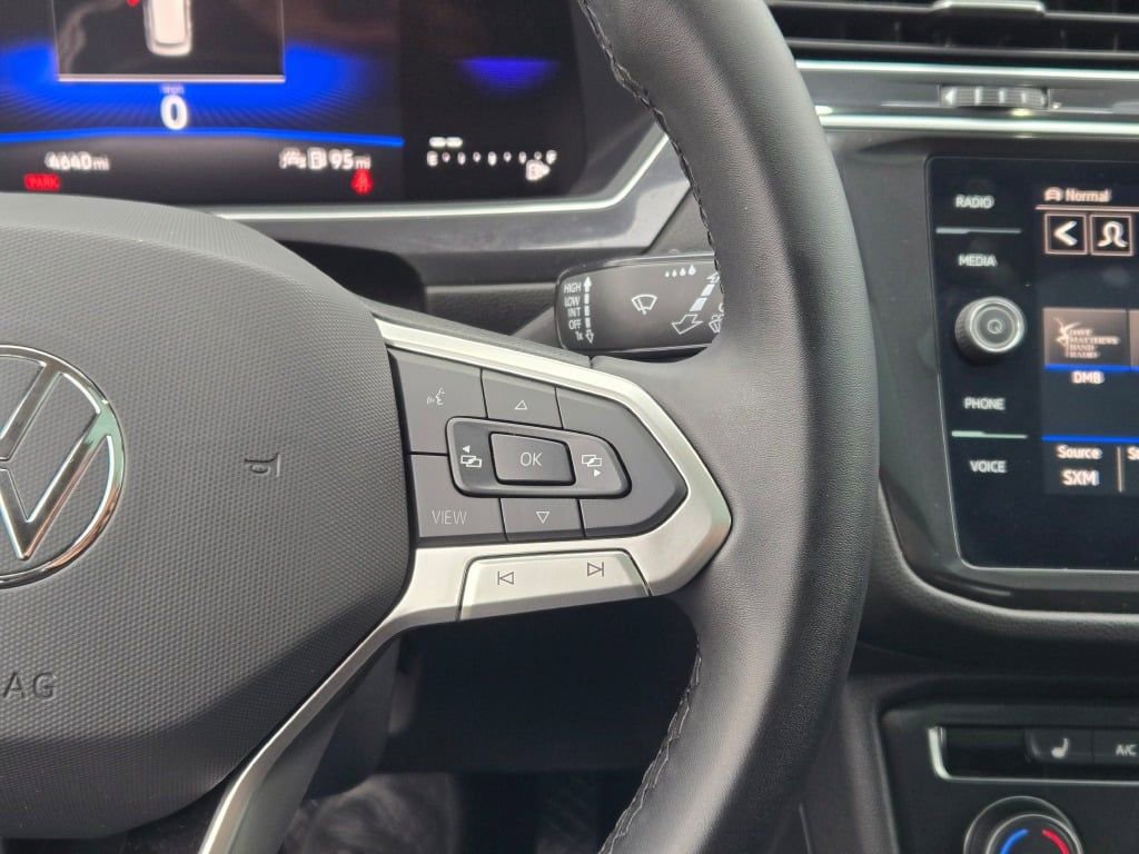 Used 2024 Volkswagen Tiguan Wolfsburg Edition image 38