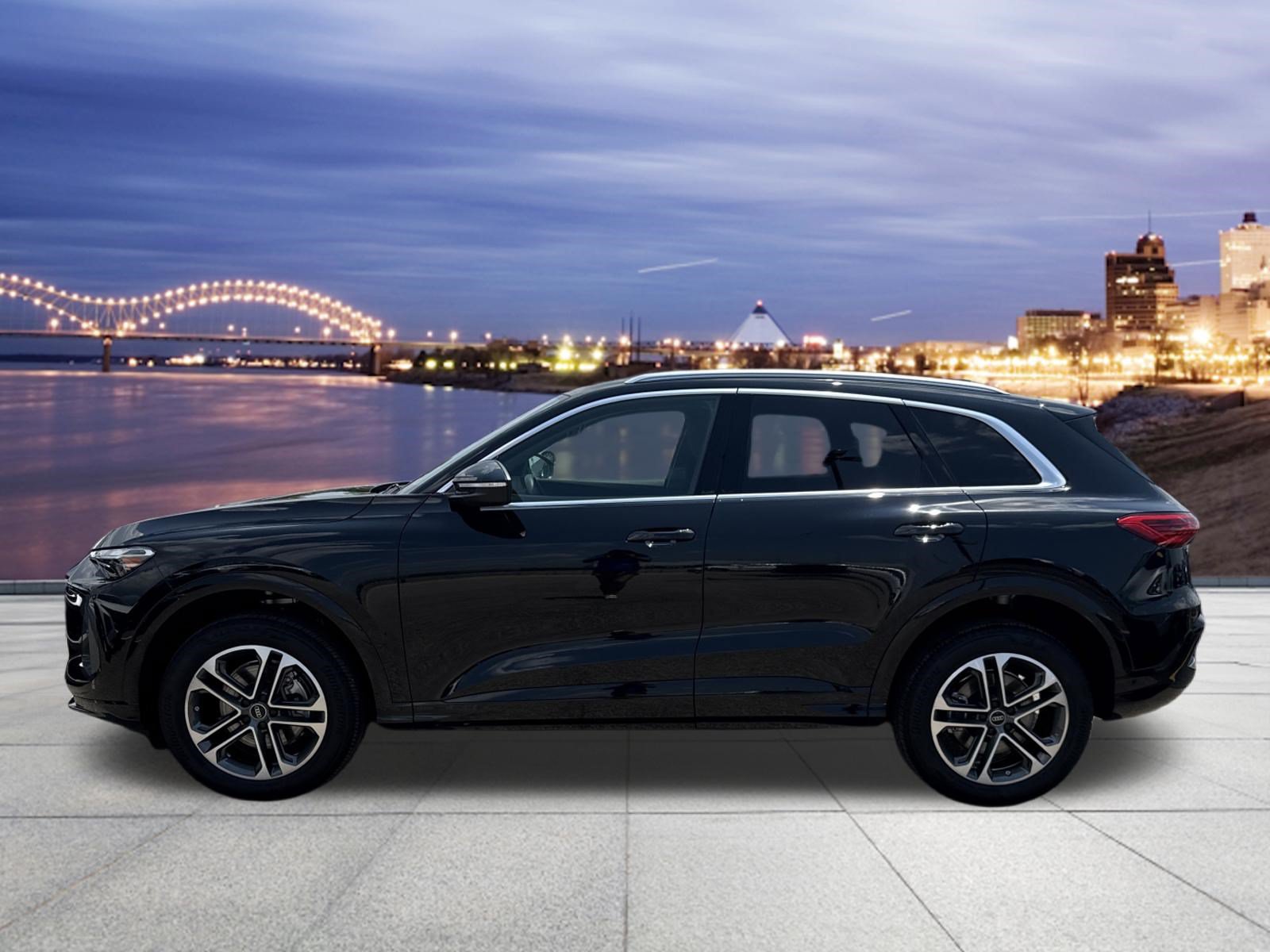 Certified 2025 Audi Q5 Premium AWD/4WD image 2