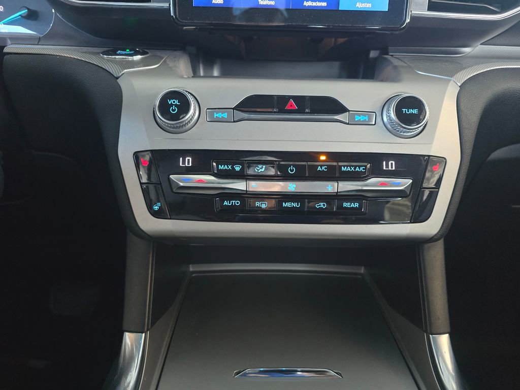 Used 2021 Ford Explorer XLT image 31