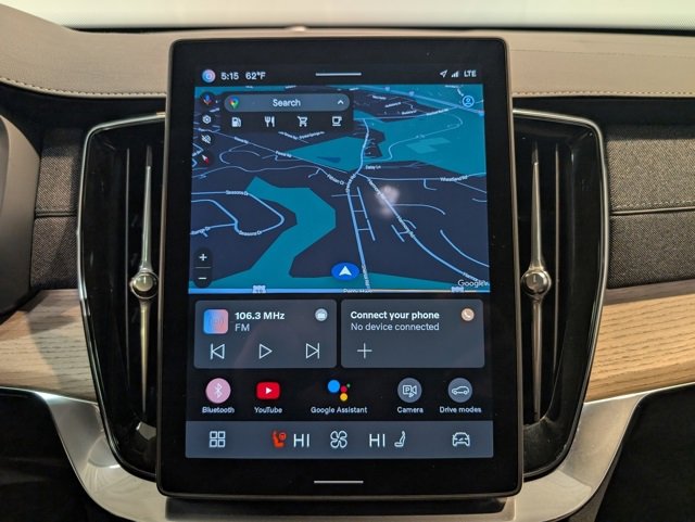 Used 2025 Volvo XC90 B6 Plus image 19