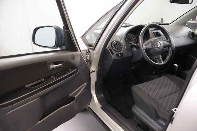 Used 2008 Suzuki SX4 AWD Hatchback image 8