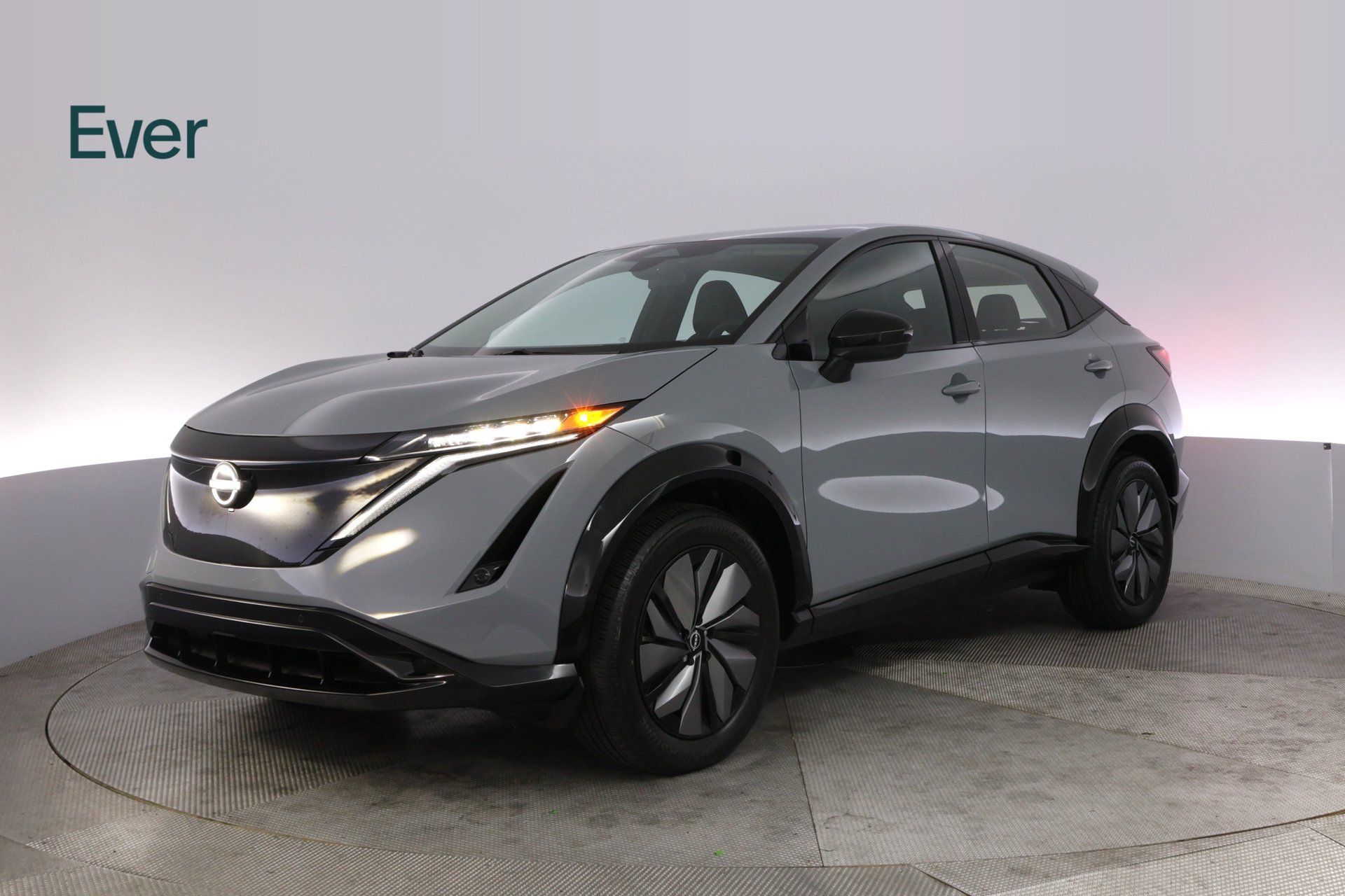Used 2024 Nissan Ariya AWD image 2