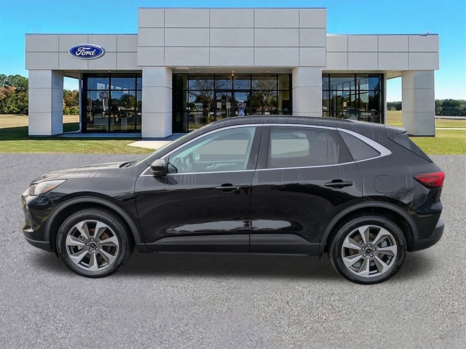 Certified 2025 Ford Escape Platinum AWD/4WD image 7