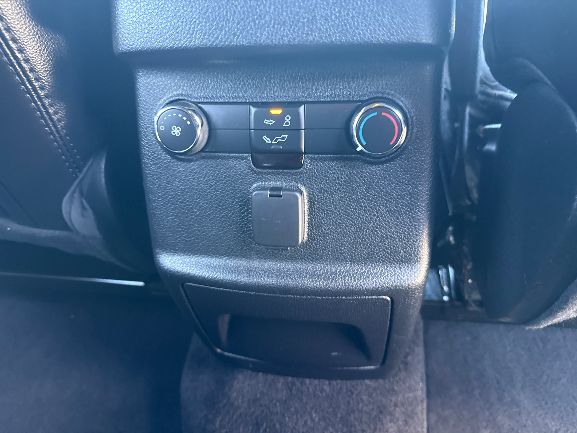 Used 2018 Ford Explorer XLT w/ Equipment Group 202A image 16