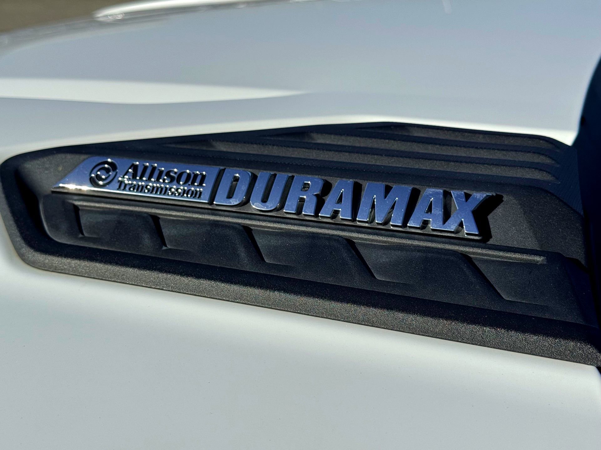 Used 2023 Chevrolet Silverado 2500 LTZ w/ LTZ Convenience Package image 3