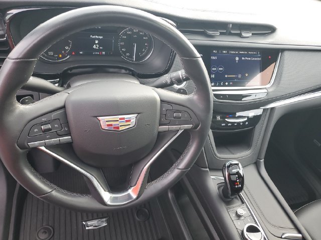 Certified 2024 Cadillac XT6 Luxury w/ LPO, Floor Liner Package AWD/4WD image 14