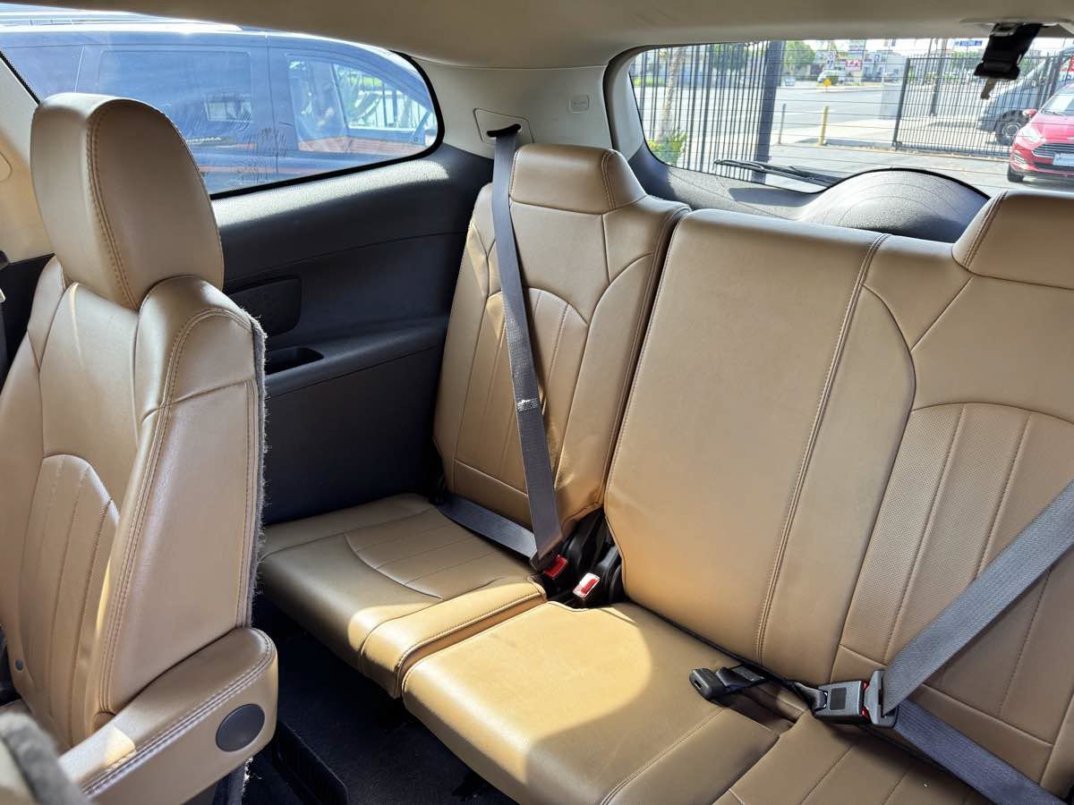 Used 2015 Buick Enclave Leather FWD image 26