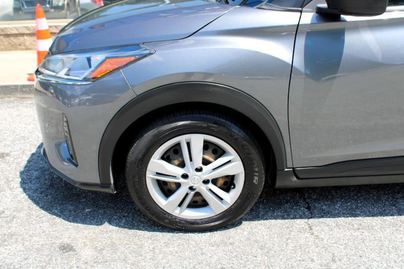 Used 2023 Nissan Kicks S FWD image 23