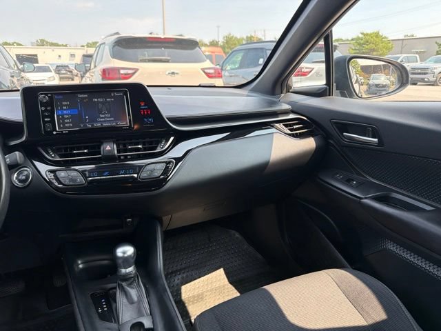 Used 2018 Toyota C-HR XLE FWD image 24