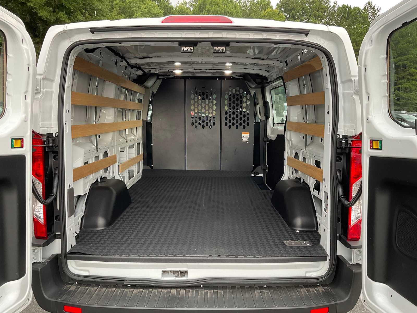Used 2025 Ford Transit 250 Low Roof w/ Exterior Upgrade Package RWD image 21