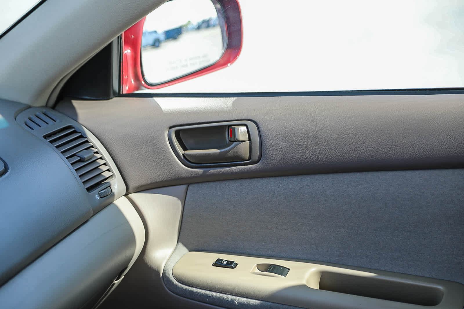 Used 2004 Toyota Camry LE image 20