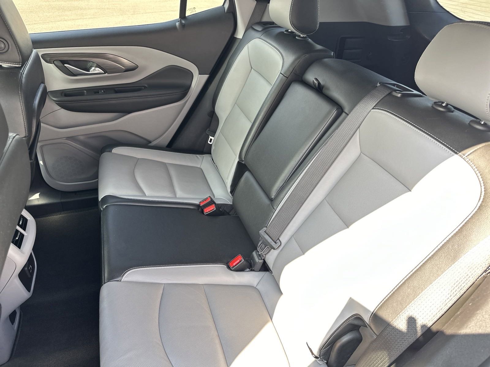 Used 2023 GMC Terrain SLT FWD image 13