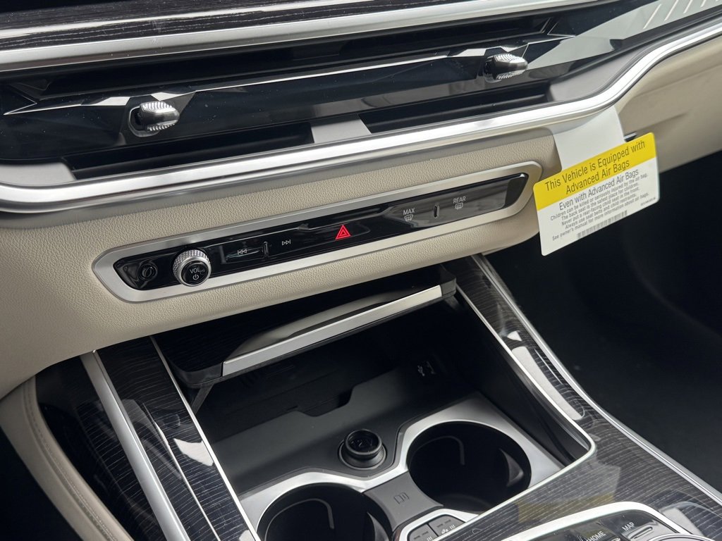 New 2026 BMW X7 M60i w/ Executive Package image 12