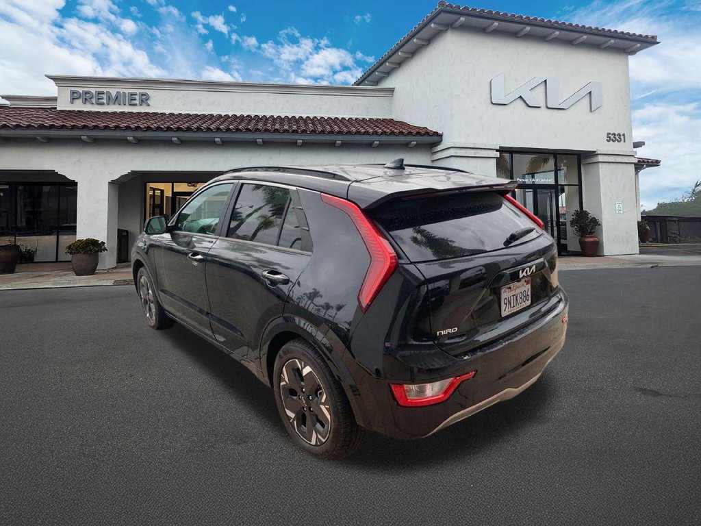 Certified 2024 Kia Niro Wind FWD image 8
