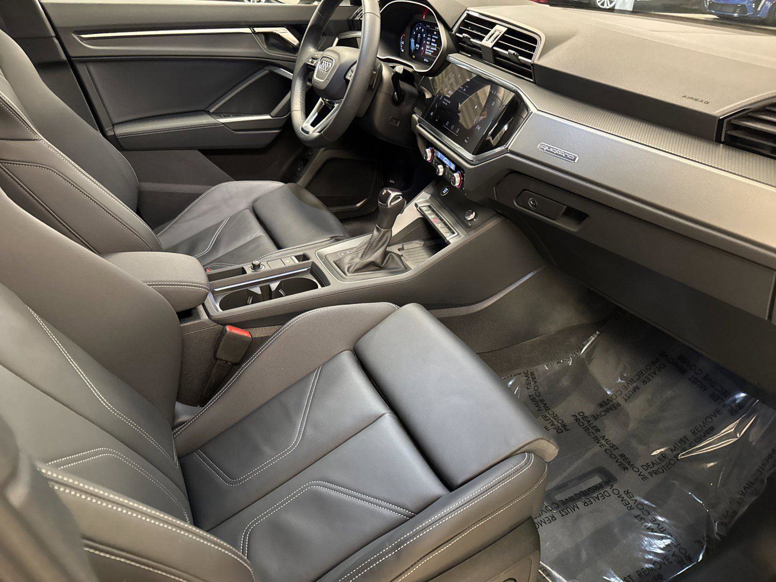 Certified 2025 Audi Q3 2.0T Premium w/ Convenience Package image 16