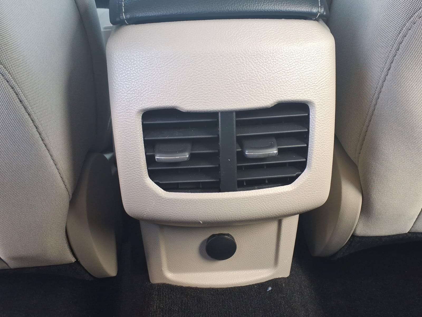 Certified 2020 Ford Fusion SE FWD image 12
