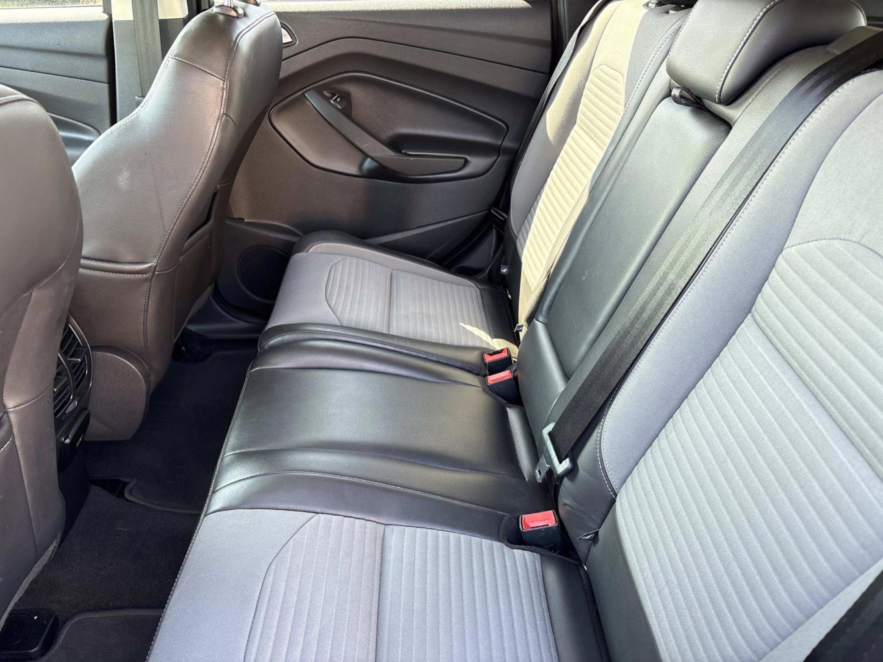 Used 2017 Ford Escape SE w/ Equipment Group 201A image 16