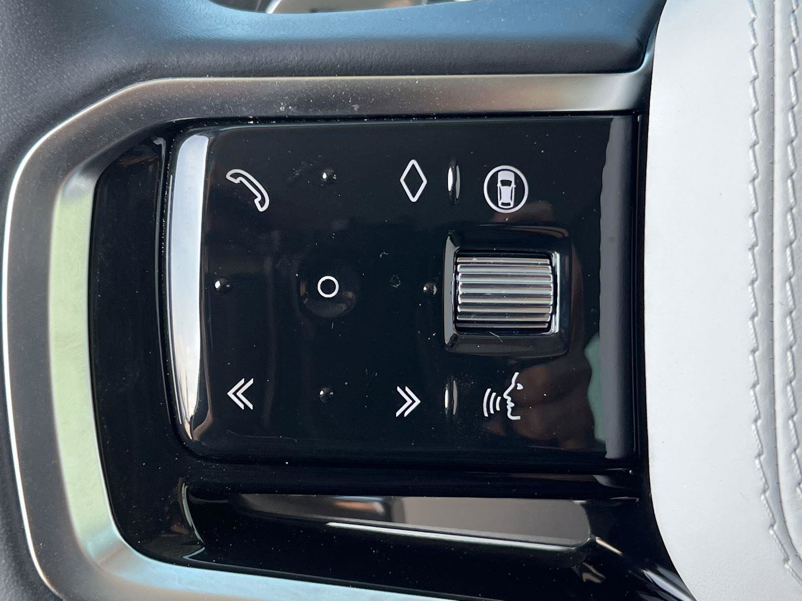 Used 2024 Land Rover Range Rover Sport SE image 25