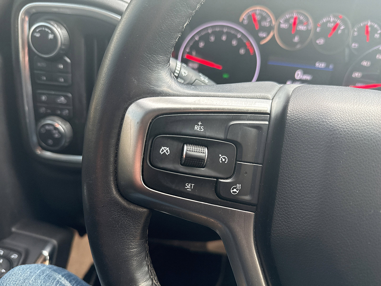 Used 2019 Chevrolet Silverado 1500 LT Trail Boss AWD/4WD image 34