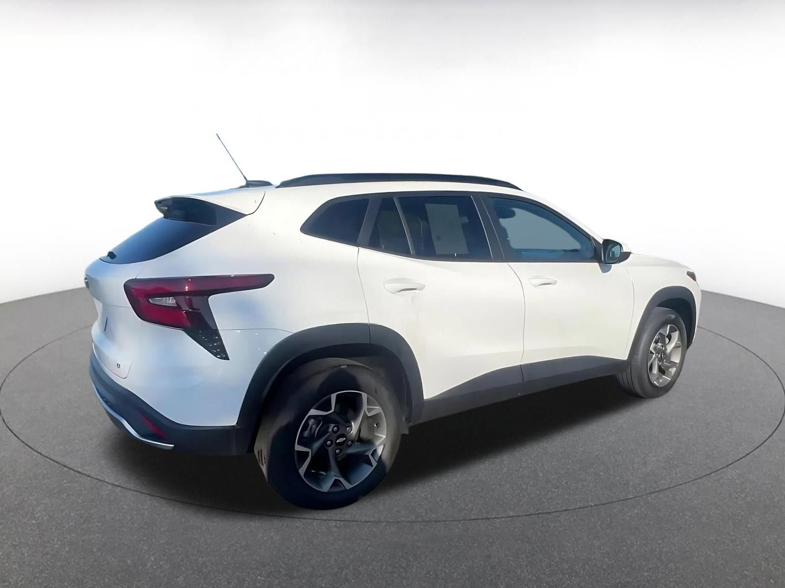 Used 2025 Chevrolet Trax LT image 15