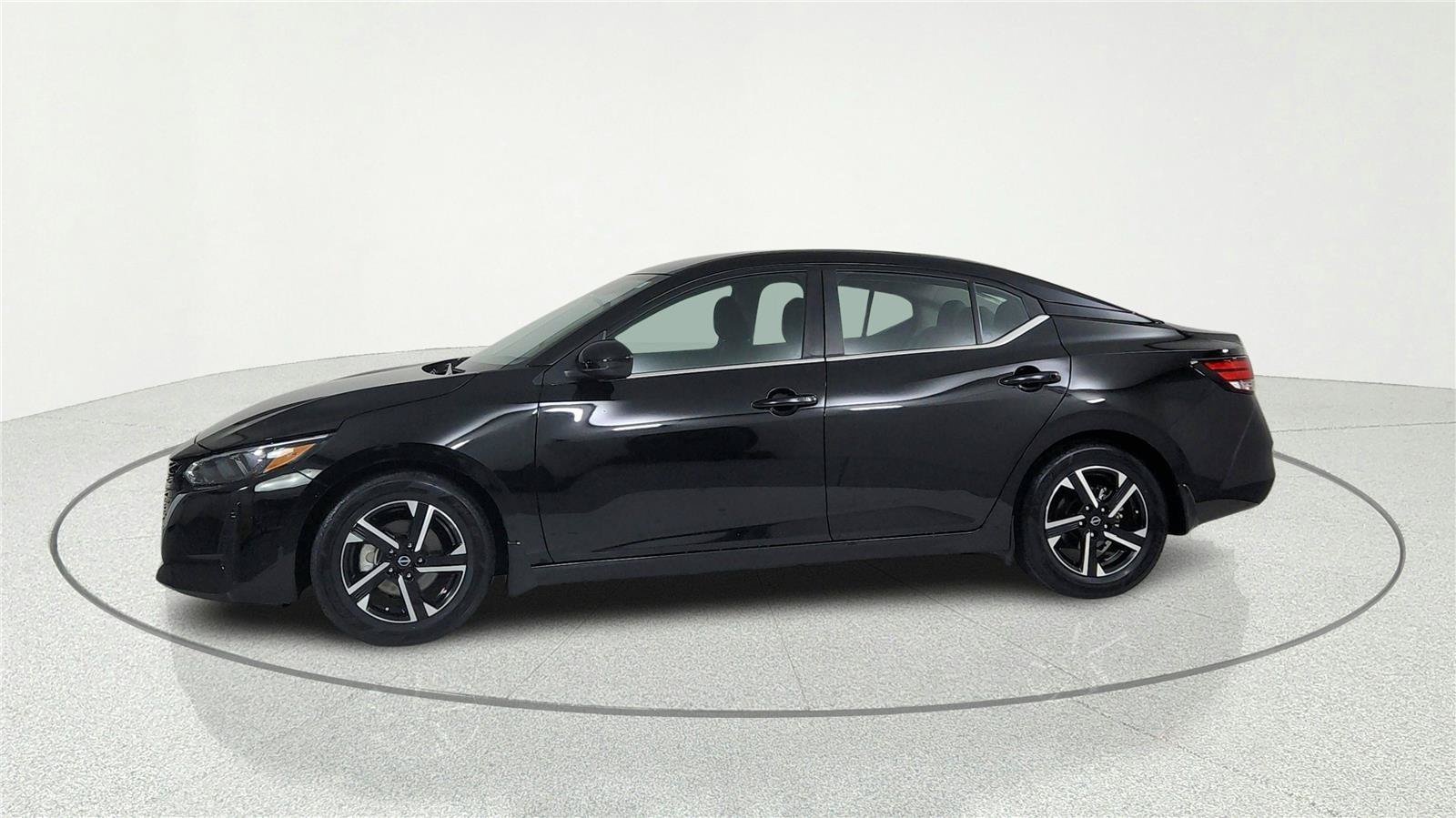 Used 2024 Nissan Sentra SV FWD image 3