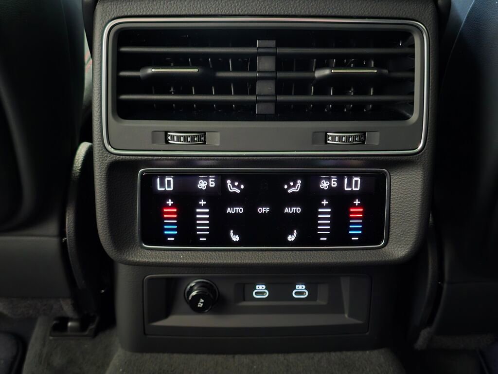 New 2025 Audi RS Q8 performance image 17