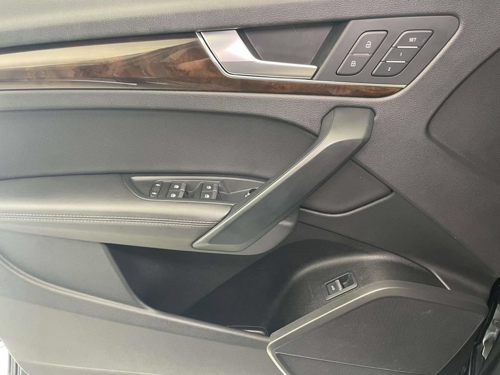 Used 2019 Audi Q5 2.0T Premium Plus w/ Premium Plus Package AWD/4WD image 35