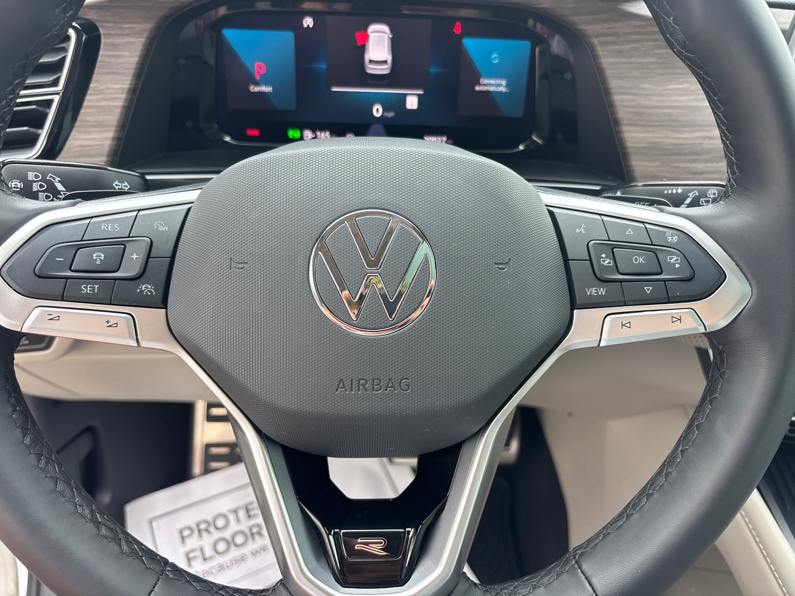 Used 2025 Volkswagen Atlas SEL Premium R-Line AWD/4WD image 16