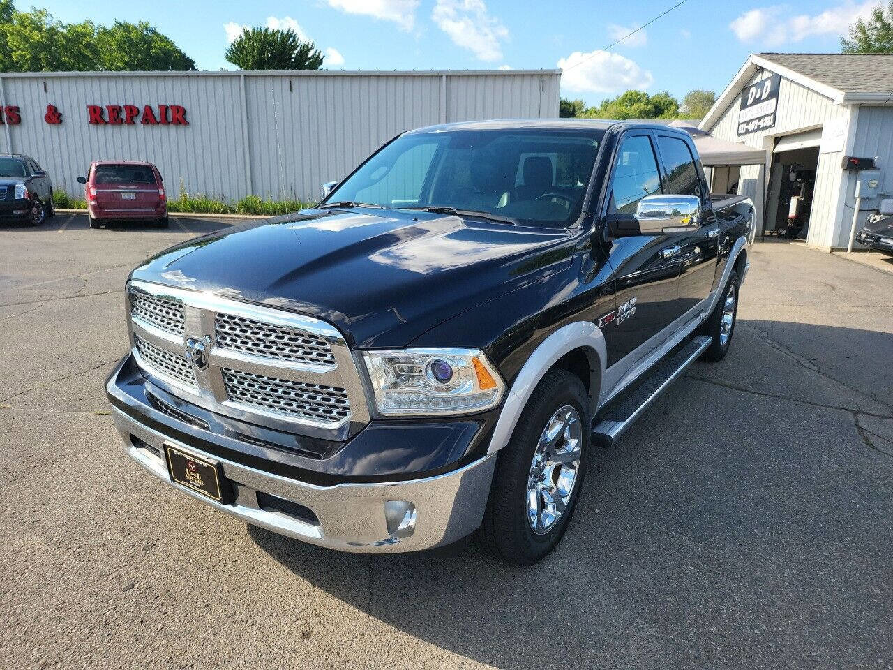 Used 2016 RAM 1500 Laramie w/ Convenience Group image 4