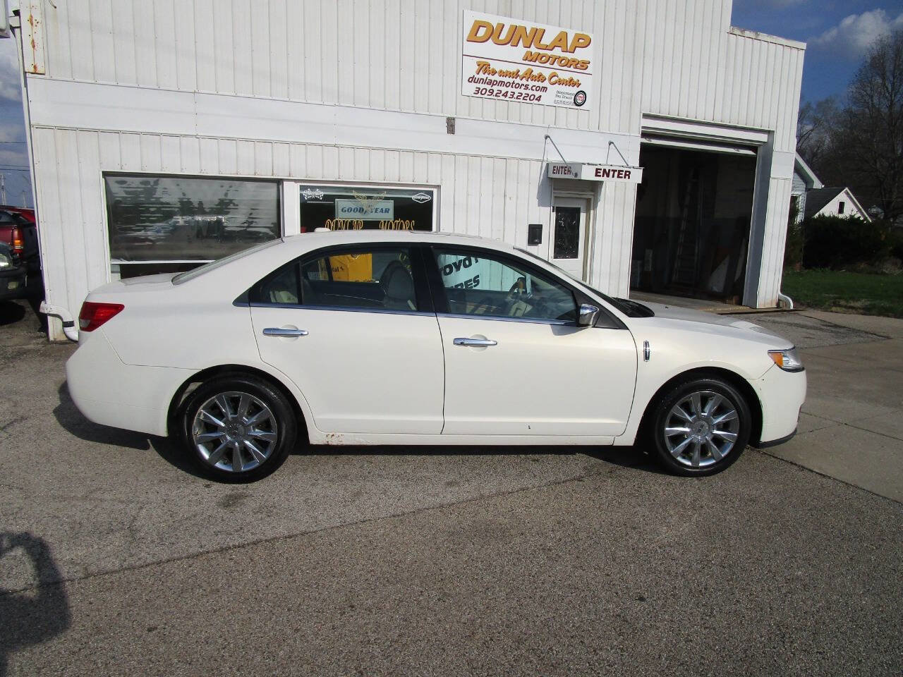 Used 2012 Lincoln MKZ image 6