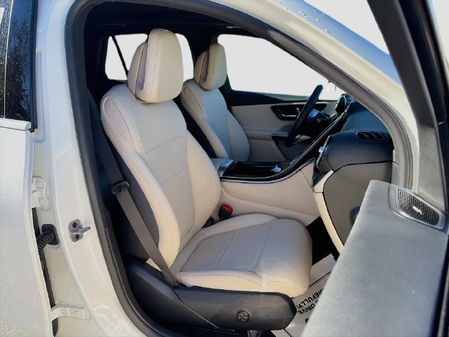 Certified 2026 Mercedes-Benz GLC 300 4MATIC image 29