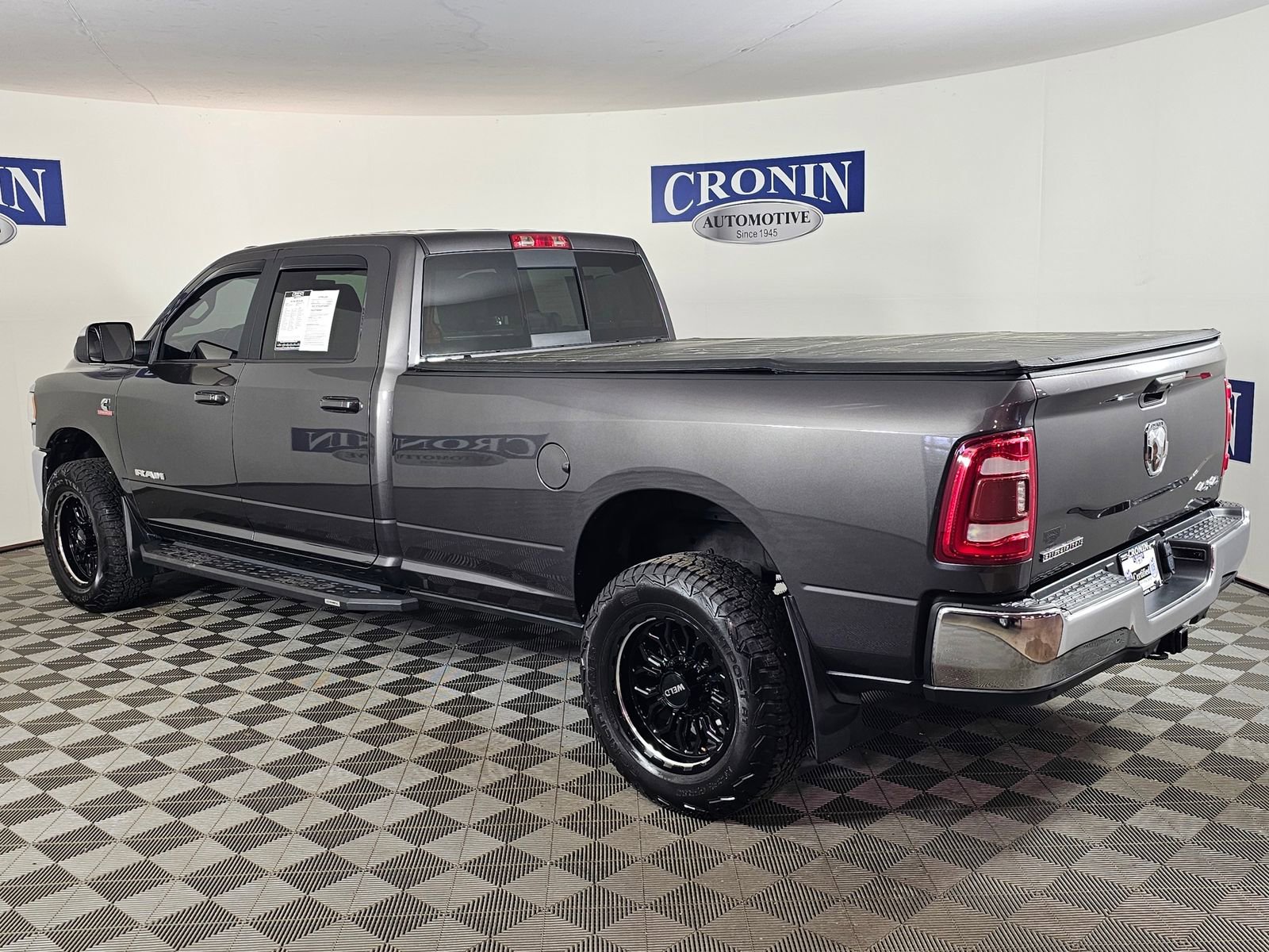 Used 2022 RAM 3500 Big Horn w/ Level C Equiment Group image 9