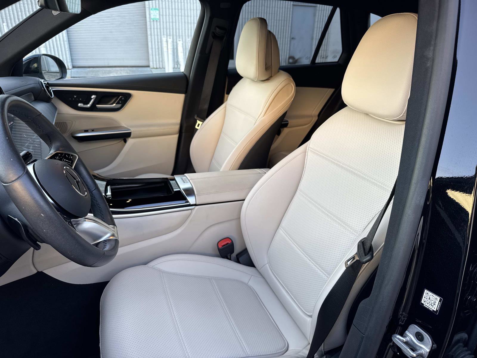 Used 2024 Mercedes-Benz GLC 300 4MATIC image 21