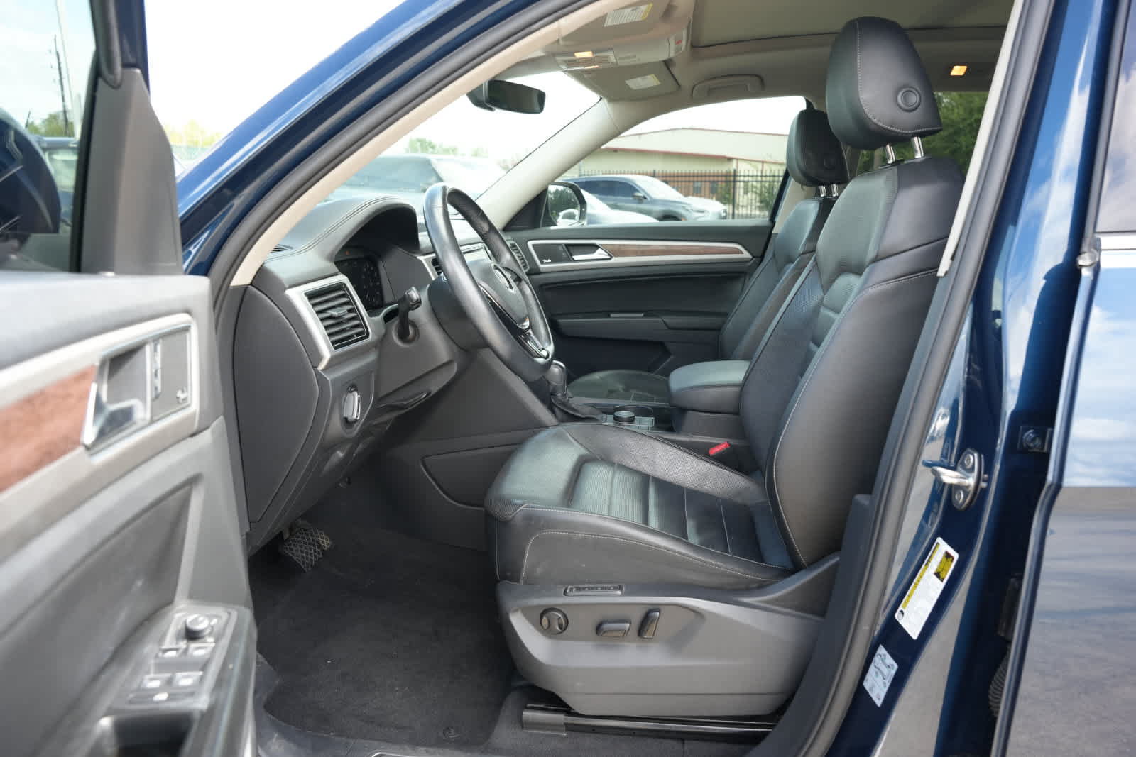 Used 2018 Volkswagen Atlas SEL Premium AWD/4WD image 15