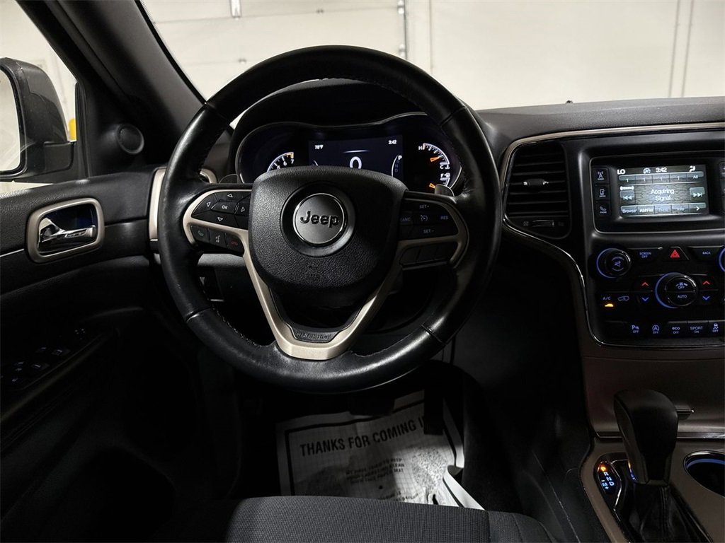 Used 2017 Jeep Grand Cherokee Laredo w/ Quick Order Package 23E image 19