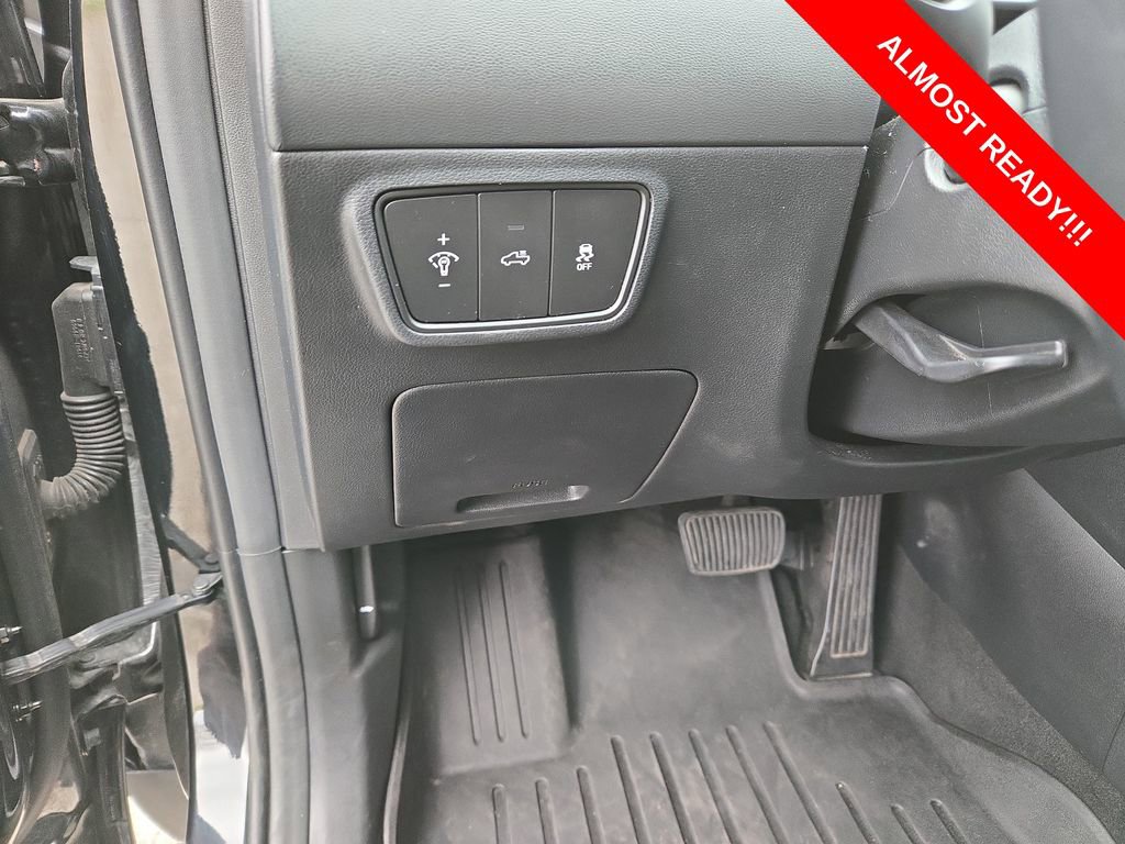 Used 2023 Hyundai Santa Cruz Limited w/ Cargo Package image 17