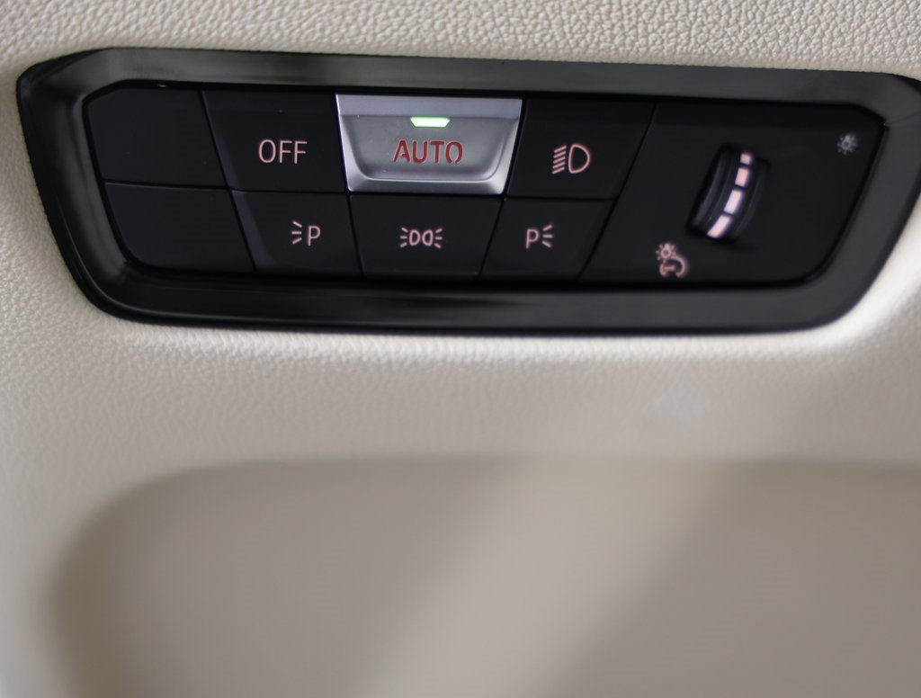 Used 2023 BMW 440i xDrive Convertible w/ Premium Package image 27