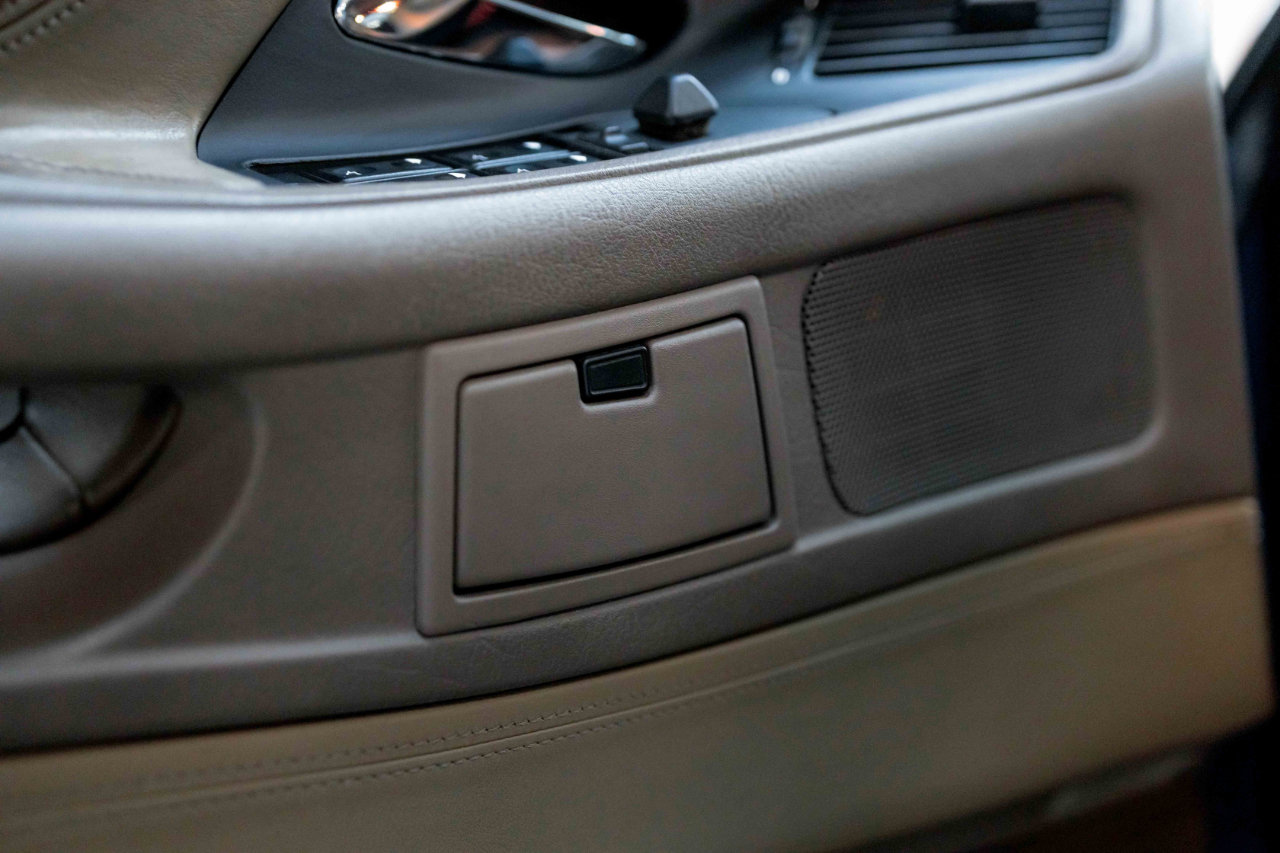 Used 1993 BMW 850Ci image 47