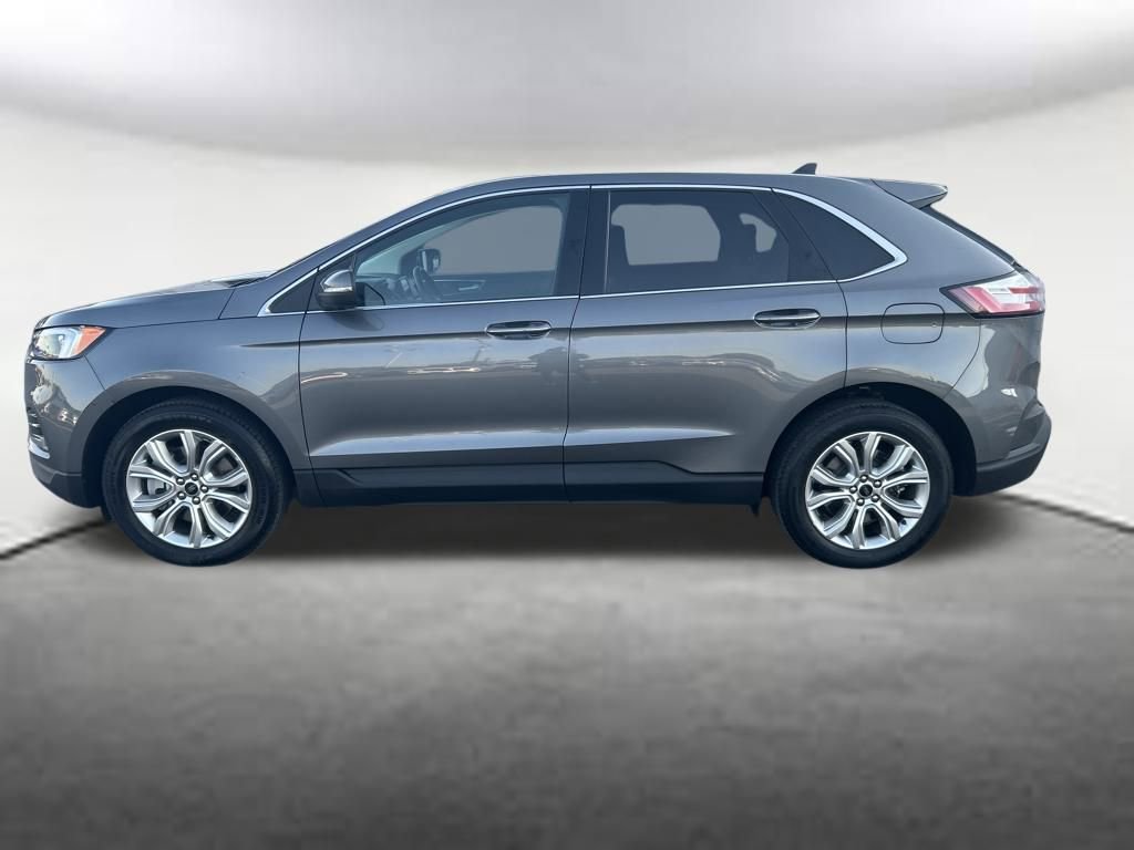 Certified 2023 Ford Edge Titanium image 2