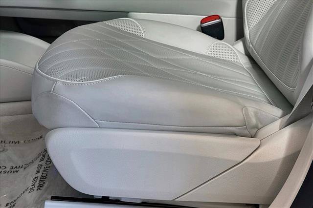 New 2026 Mercedes-Benz EQS 400 4MATIC SUV image 17