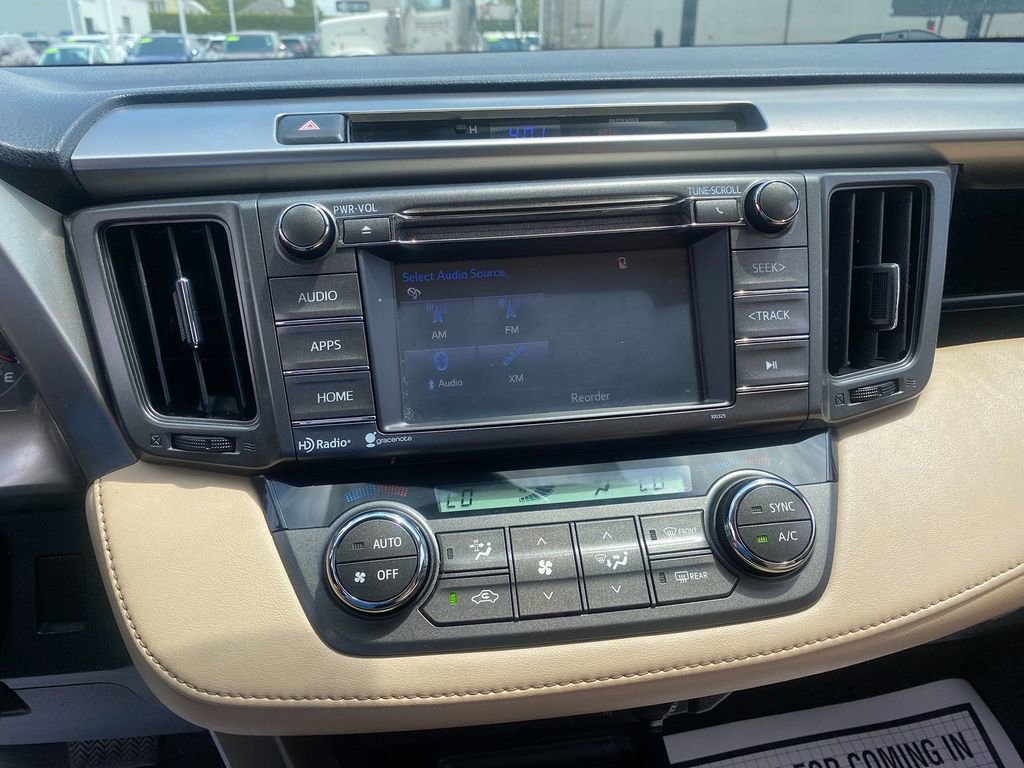 Used 2015 Toyota RAV4 XLE image 19