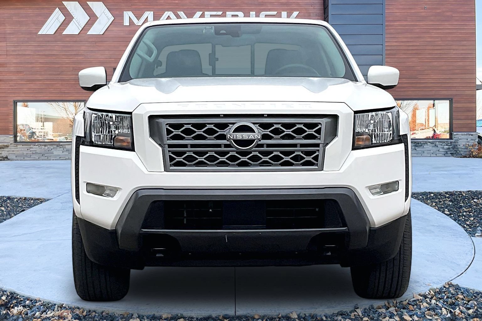 Used 2023 Nissan Frontier SV w/ SV Convenience Package AWD/4WD image 2