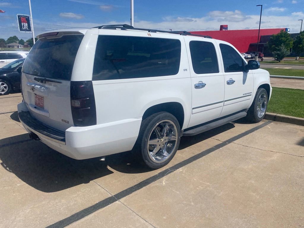 Used 2011 Chevrolet Suburban LTZ RWD image 5